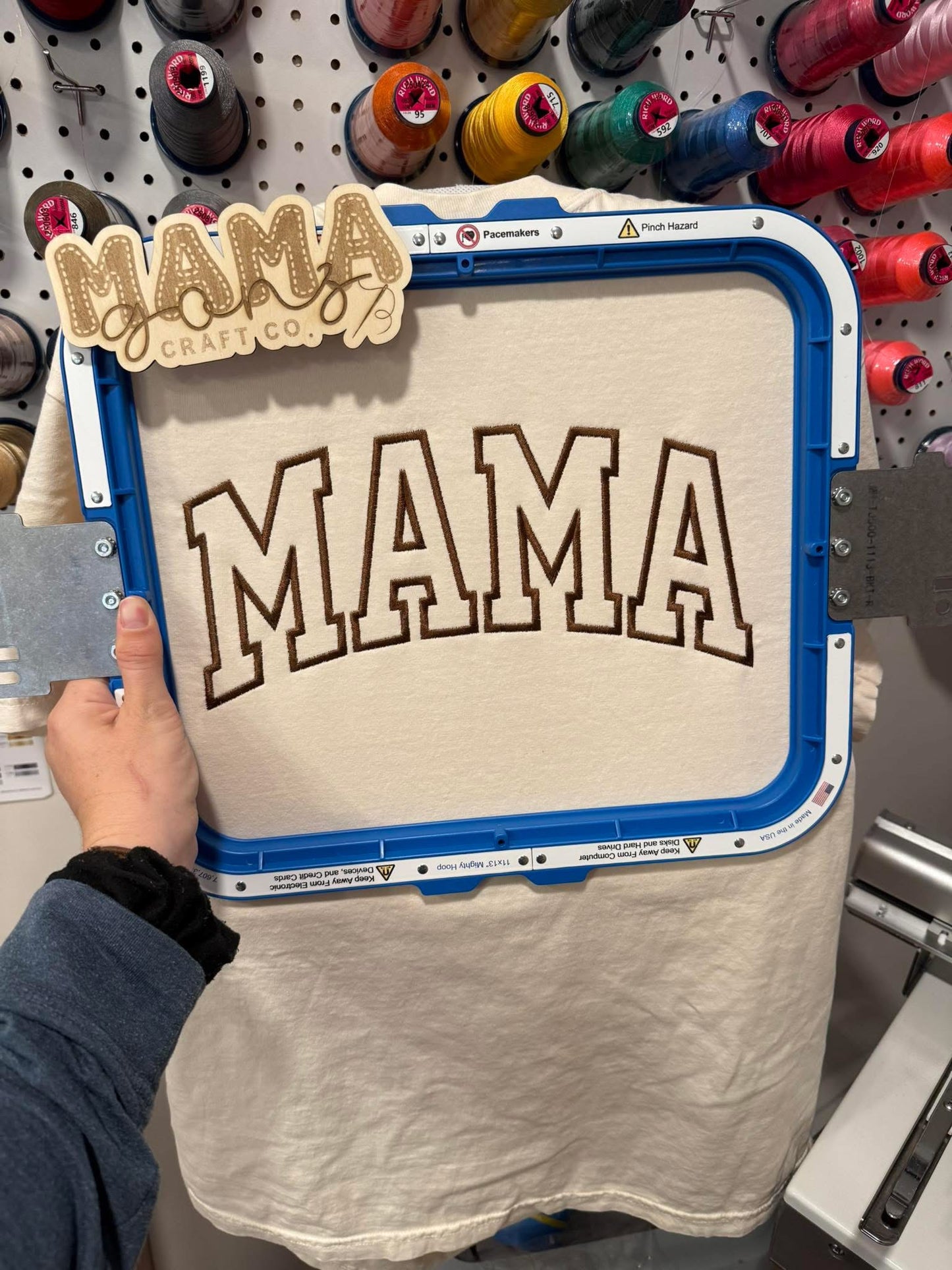 Mama outline t-shirt